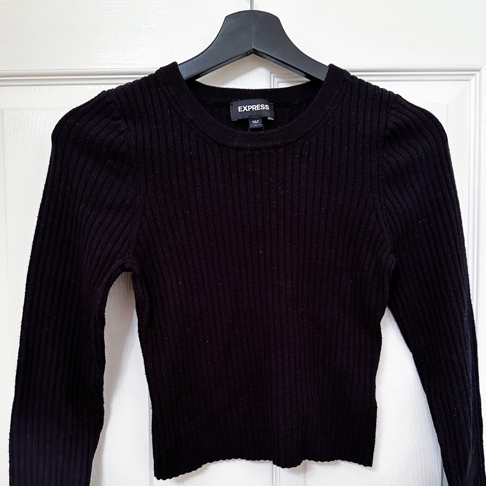 Black long sleeve ribbed shirt